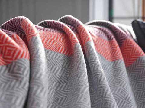 DOQU NİDA BATTANİYE ÇİFT KİŞİLİK NAR ÇİÇEĞİ